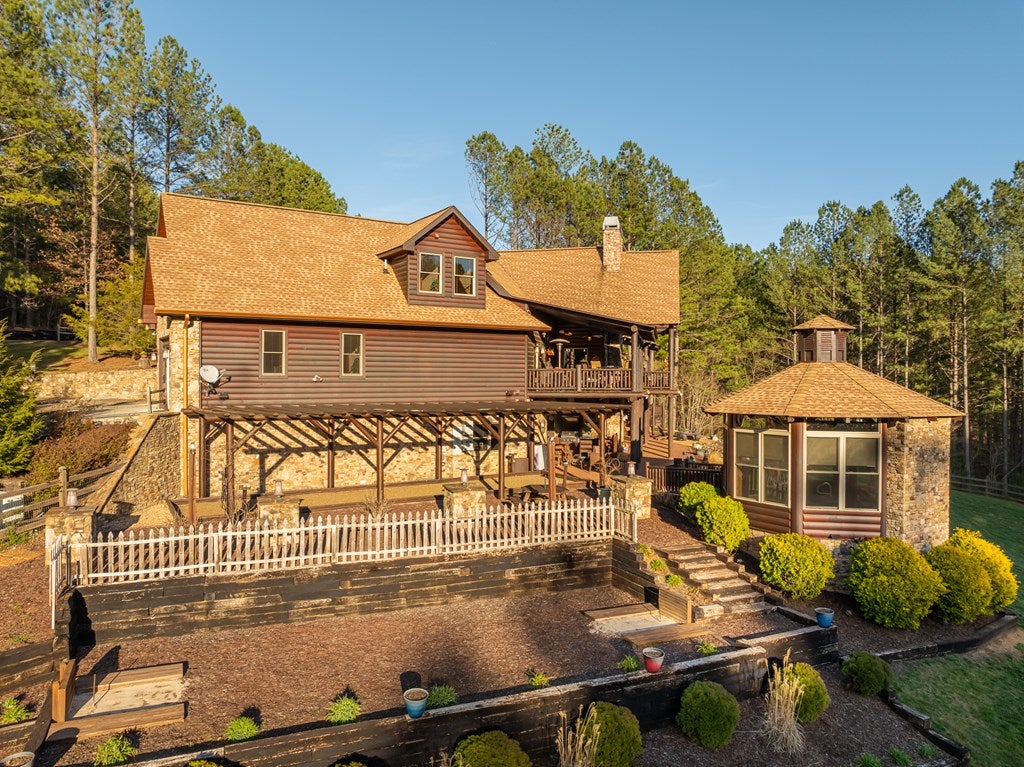 Murphy, North Carolina, 28906, United States, 4 Bedrooms Bedrooms, ,7 BathroomsBathrooms,Residential,Active,1748698