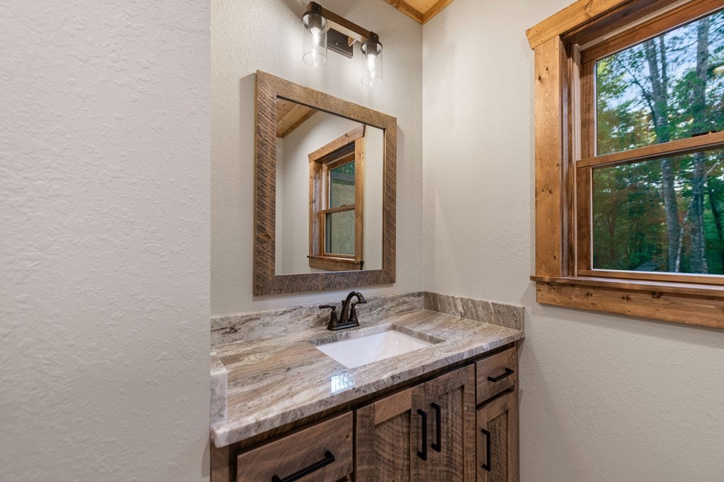 Blue Ridge, Georgia, 30513, United States, 4 Bedrooms Bedrooms, ,4 BathroomsBathrooms,Residential,Active,1941116