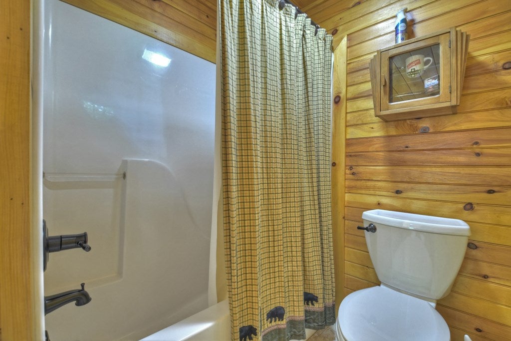 Morganton, Georgia, 30560, United States, 4 Bedrooms Bedrooms, ,6 BathroomsBathrooms,Residential,Active,1944072
