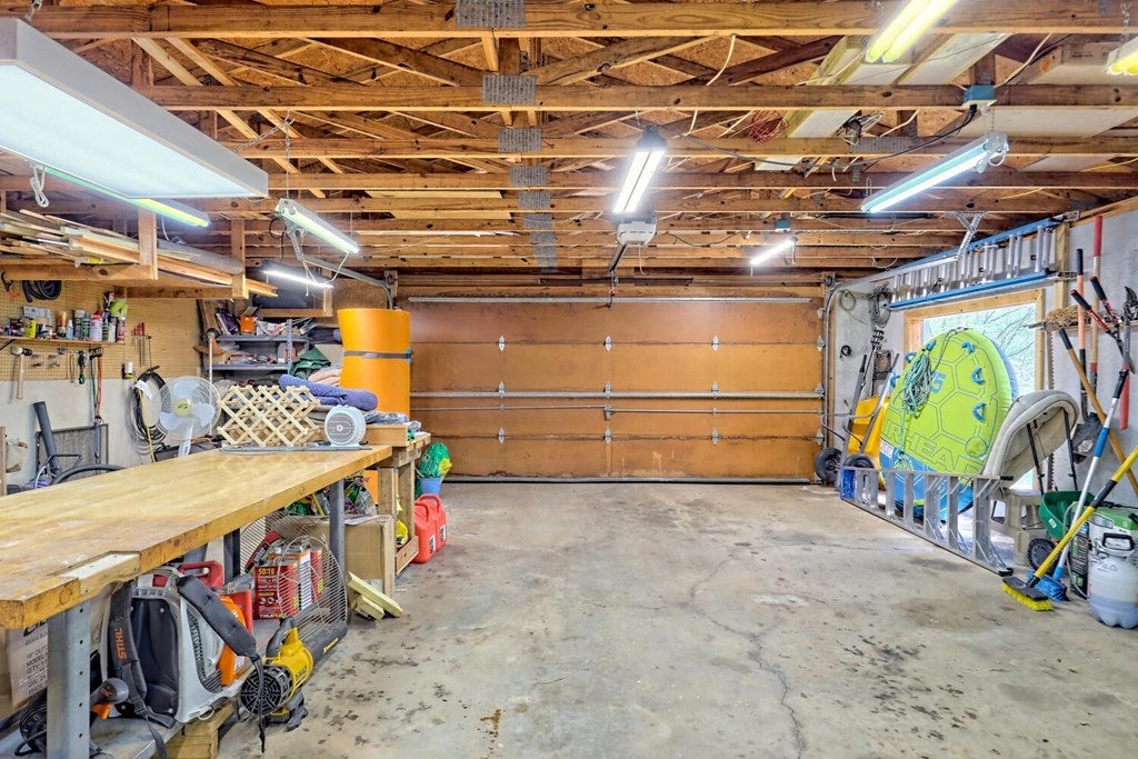 Blairsville, Georgia, 30512, United States, 3 Bedrooms Bedrooms, ,6 BathroomsBathrooms,Residential,Active,1920218