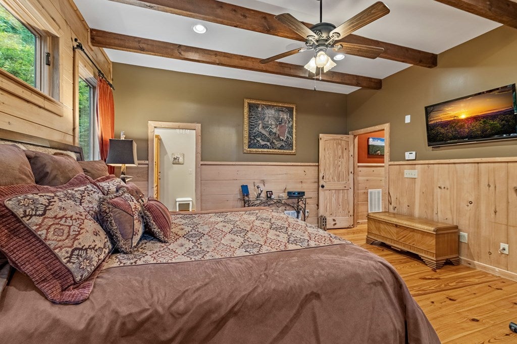 Morganton, Georgia, 30560, United States, 4 Bedrooms Bedrooms, ,5 BathroomsBathrooms,Residential,Active,1952626