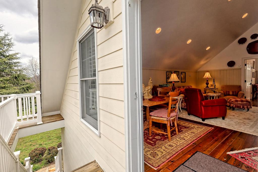 Young Harris, Georgia, 30582, United States, 4 Bedrooms Bedrooms, ,5 BathroomsBathrooms,Residential,Active,1945371