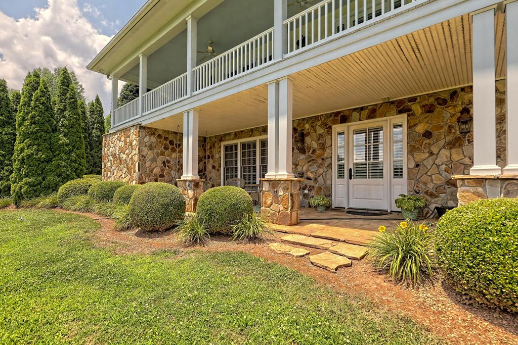 Young Harris, Georgia, 30582, United States, 4 Bedrooms Bedrooms, ,5 BathroomsBathrooms,Residential,Active,1945371