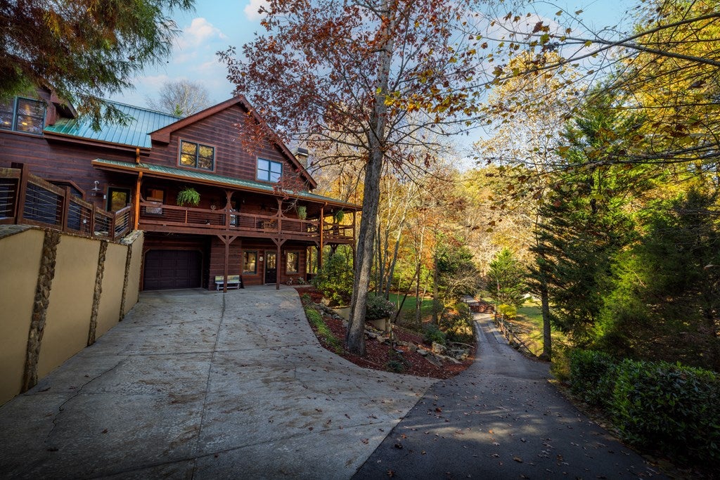 Blue Ridge, Georgia, 30513, United States, 4 Bedrooms Bedrooms, ,4 BathroomsBathrooms,Residential,Active,1990018