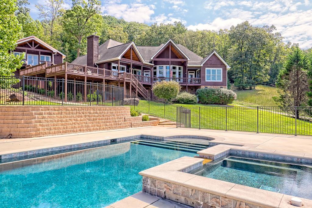 Franklin, North Carolina, 28734, United States, 3 Bedrooms Bedrooms, ,4 BathroomsBathrooms,Residential,Active,2015469