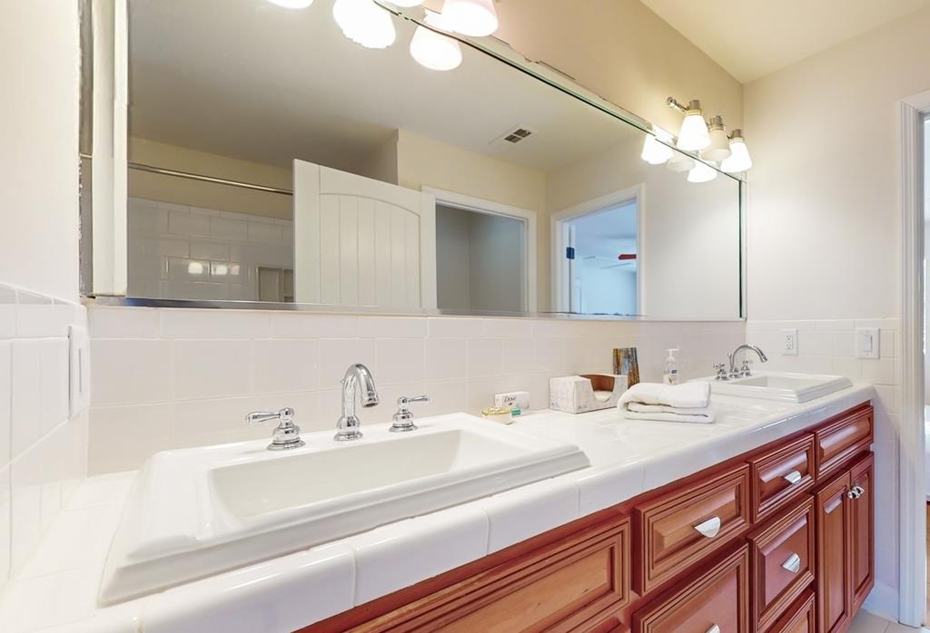 Hiawassee, Georgia, 30546, United States, 8 Bedrooms Bedrooms, ,6 BathroomsBathrooms,Residential,Active,1821974