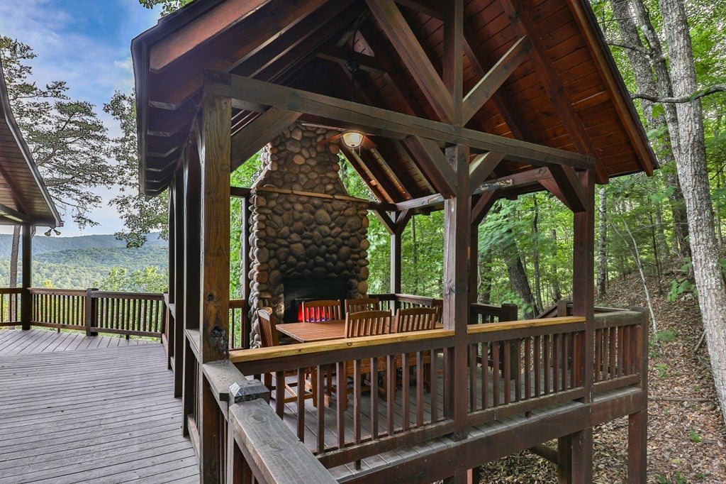 Blue Ridge, Georgia, 30513, United States, 4 Bedrooms Bedrooms, ,4 BathroomsBathrooms,Residential,Active,1998761