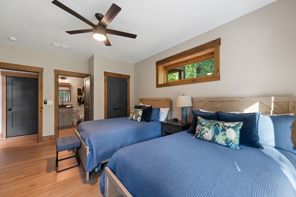 Ellijay, Georgia, 30540, United States, 5 Bedrooms Bedrooms, ,6 BathroomsBathrooms,Residential,Active,1914794