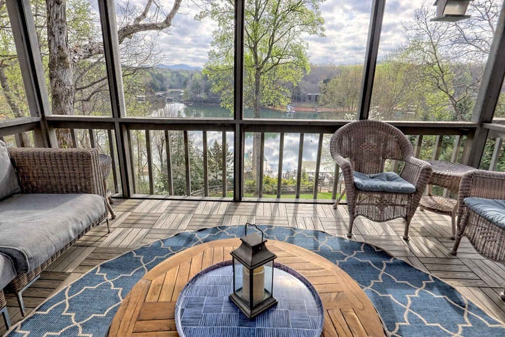 Blairsville, Georgia, 30512, United States, 3 Bedrooms Bedrooms, ,6 BathroomsBathrooms,Residential,Active,1920218