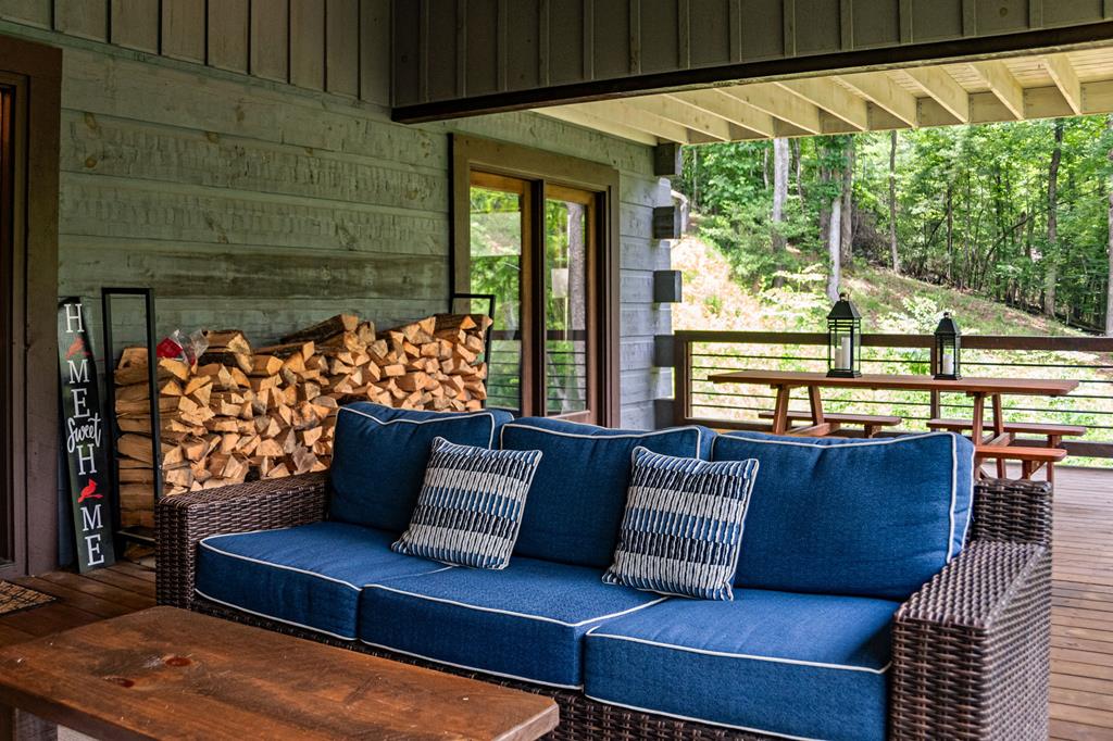 Blue Ridge, Georgia, 30513, United States, 3 Bedrooms Bedrooms, ,3 BathroomsBathrooms,Residential,Active,1849502
