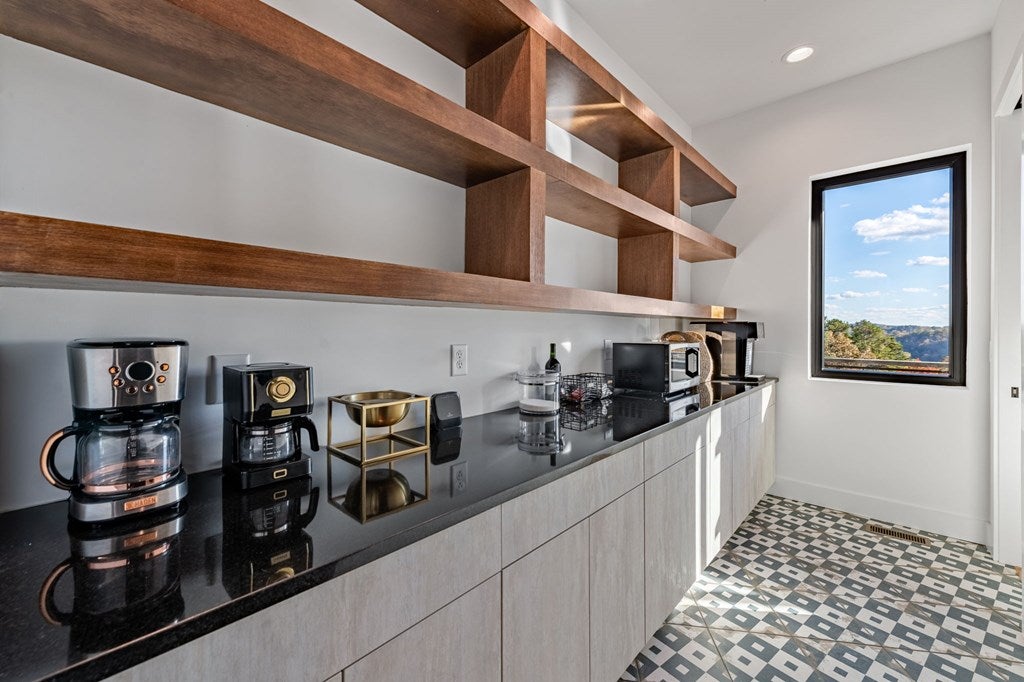 Ellijay, Georgia, 30540, United States, 4 Bedrooms Bedrooms, ,3 BathroomsBathrooms,Residential,Active,1985878