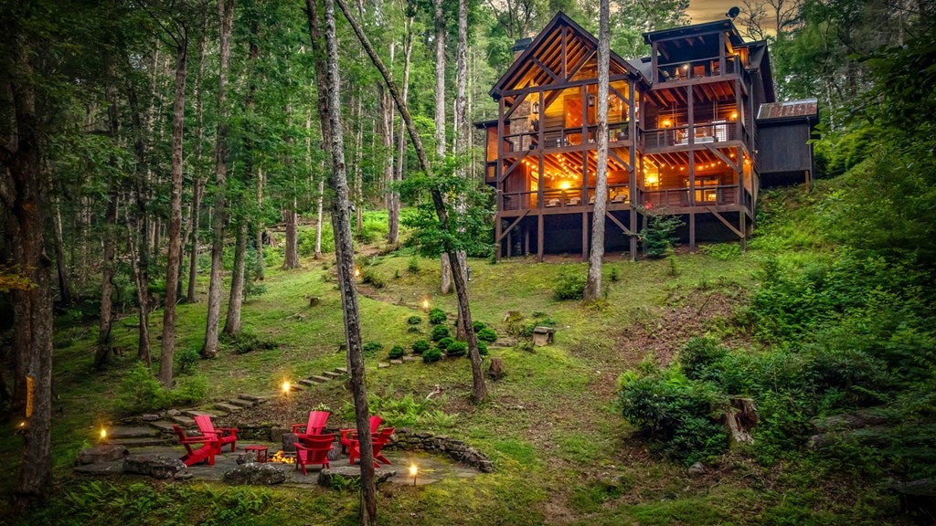 Blue Ridge, Georgia, 30513, United States, 3 Bedrooms Bedrooms, ,5 BathroomsBathrooms,Residential,Active,2007011