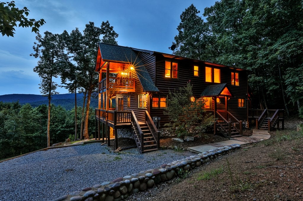 Blue Ridge, Georgia, 30513, United States, 4 Bedrooms Bedrooms, ,4 BathroomsBathrooms,Residential,Active,1998761