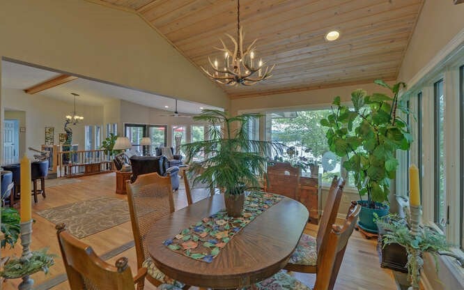 Hiawassee, Georgia, 30546, United States, 4 Bedrooms Bedrooms, ,3 BathroomsBathrooms,Residential,Active,1863263