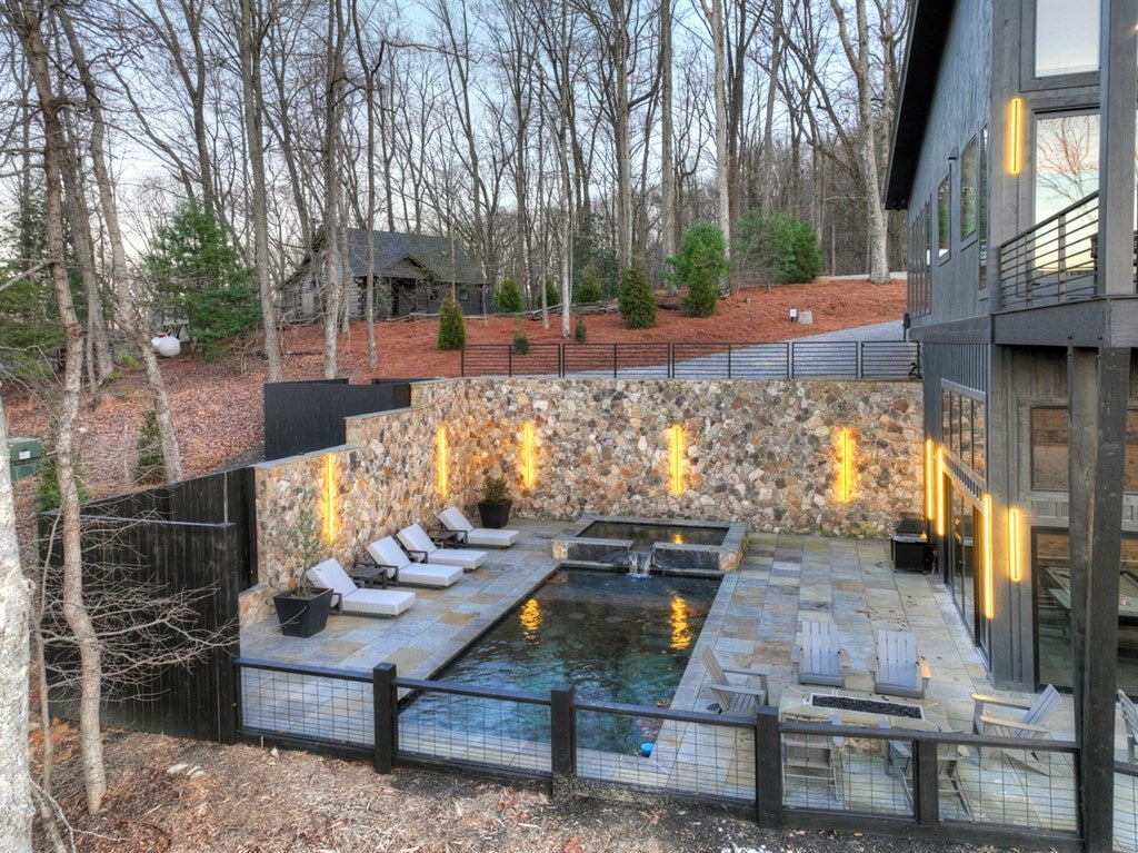 Blue Ridge, Georgia, 30513, United States, 5 Bedrooms Bedrooms, ,6 BathroomsBathrooms,Residential,Active,2017447