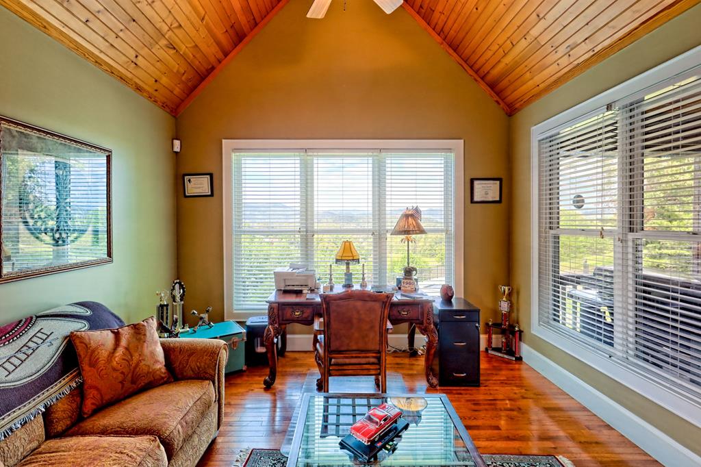 Franklin, North Carolina, 28734, United States, 3 Bedrooms Bedrooms, ,4 BathroomsBathrooms,Residential,Active,1945078