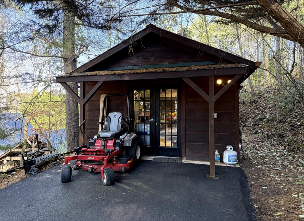Blue Ridge, Georgia, 30513, United States, 4 Bedrooms Bedrooms, ,4 BathroomsBathrooms,Residential,Active,1990018