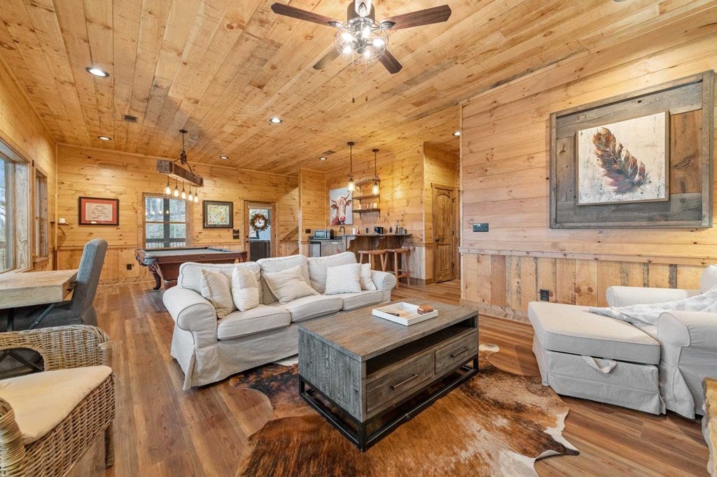 Blue Ridge, Georgia, 30513, United States, 4 Bedrooms Bedrooms, ,4 BathroomsBathrooms,Residential,Active,1965858