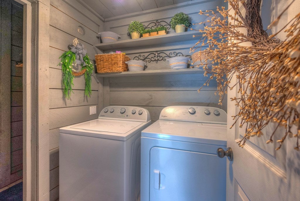 Hiawassee, Georgia, 30546, United States, 3 Bedrooms Bedrooms, ,2 BathroomsBathrooms,Residential,Active,2007353