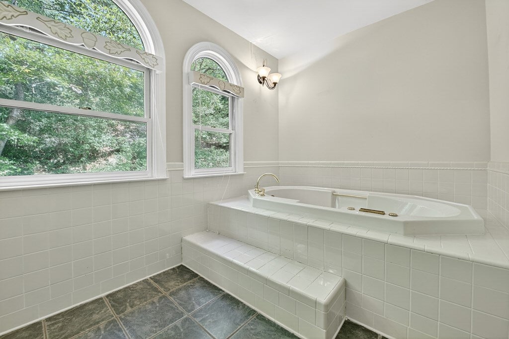 Ellijay, Georgia, 30536, United States, 3 Bedrooms Bedrooms, ,5 BathroomsBathrooms,Residential,Active,1926905