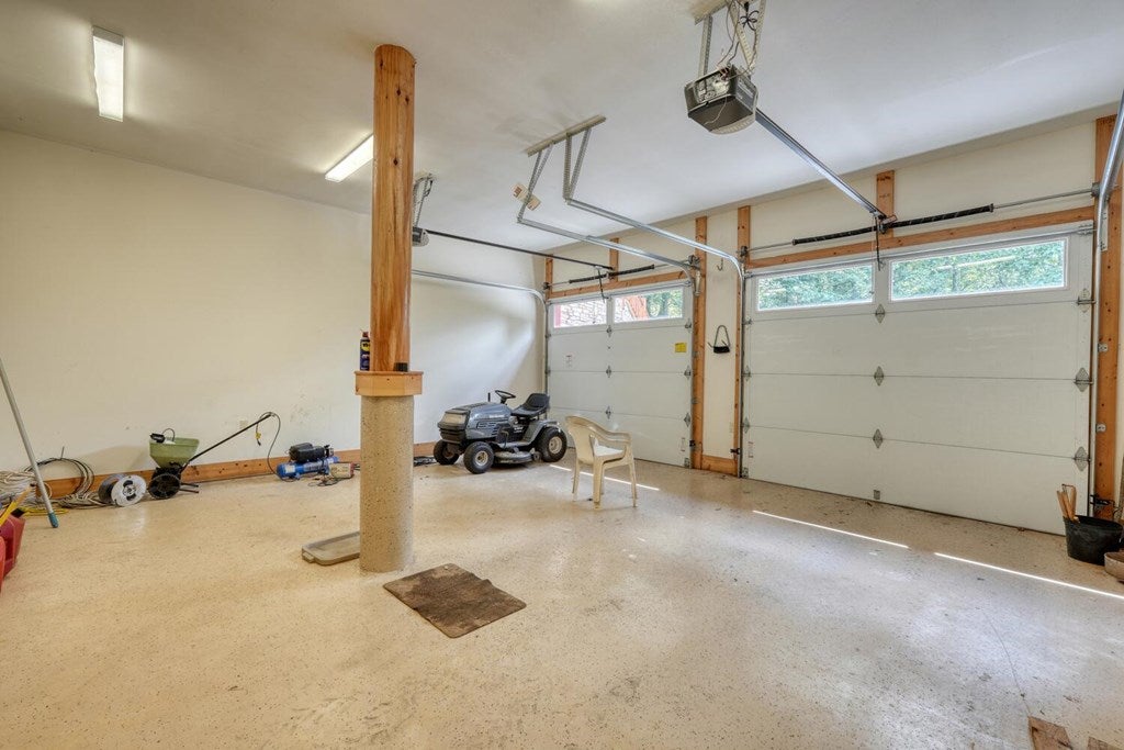Blairsville, Georgia, 30512, United States, 4 Bedrooms Bedrooms, ,6 BathroomsBathrooms,Residential,Active,1934771