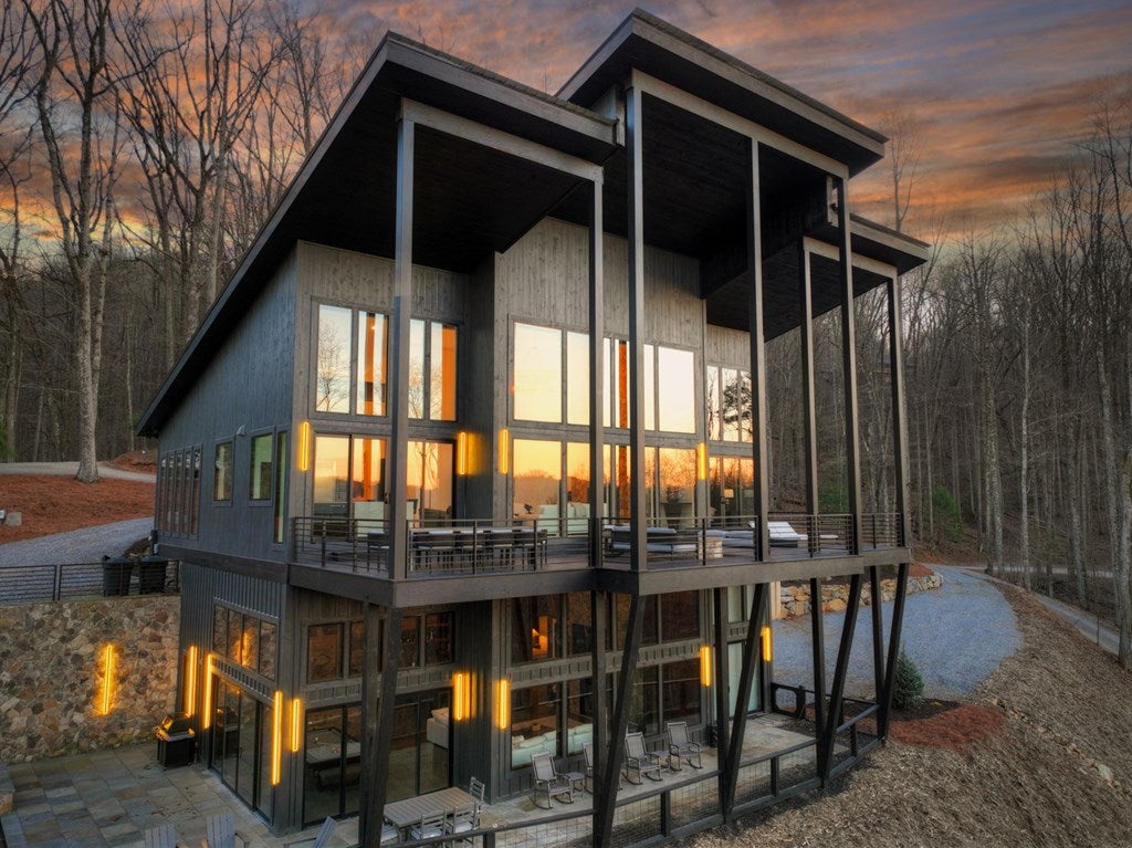 Blue Ridge, Georgia, 30513, United States, 5 Bedrooms Bedrooms, ,6 BathroomsBathrooms,Residential,Active,2017447