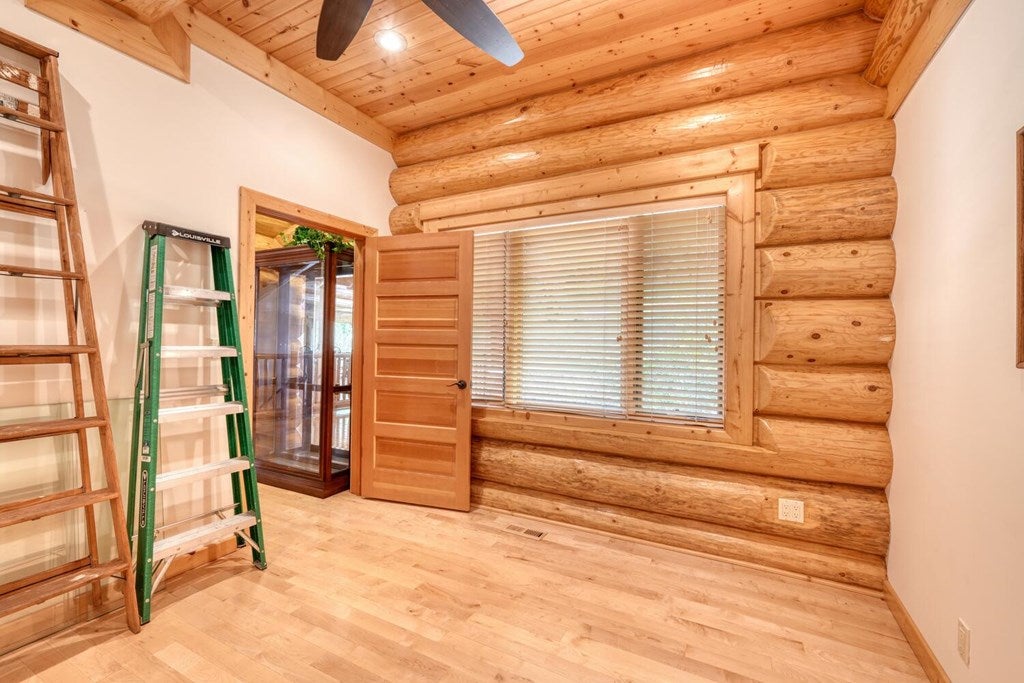 Blairsville, Georgia, 30512, United States, 4 Bedrooms Bedrooms, ,6 BathroomsBathrooms,Residential,Active,1934771