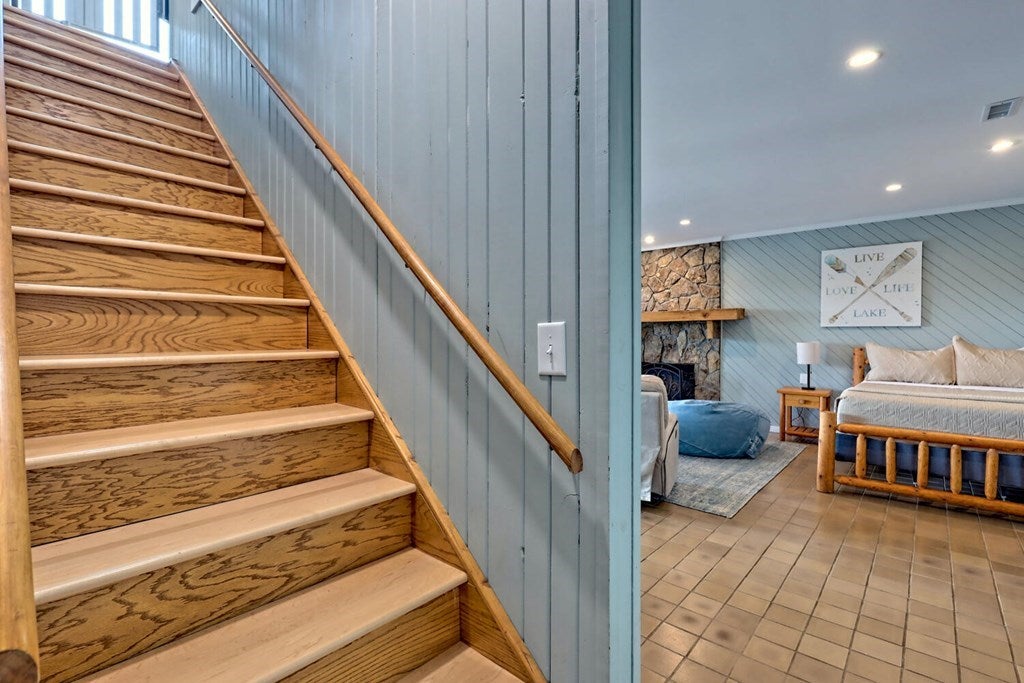 Blairsville, Georgia, 30512, United States, 3 Bedrooms Bedrooms, ,6 BathroomsBathrooms,Residential,Active,1920218