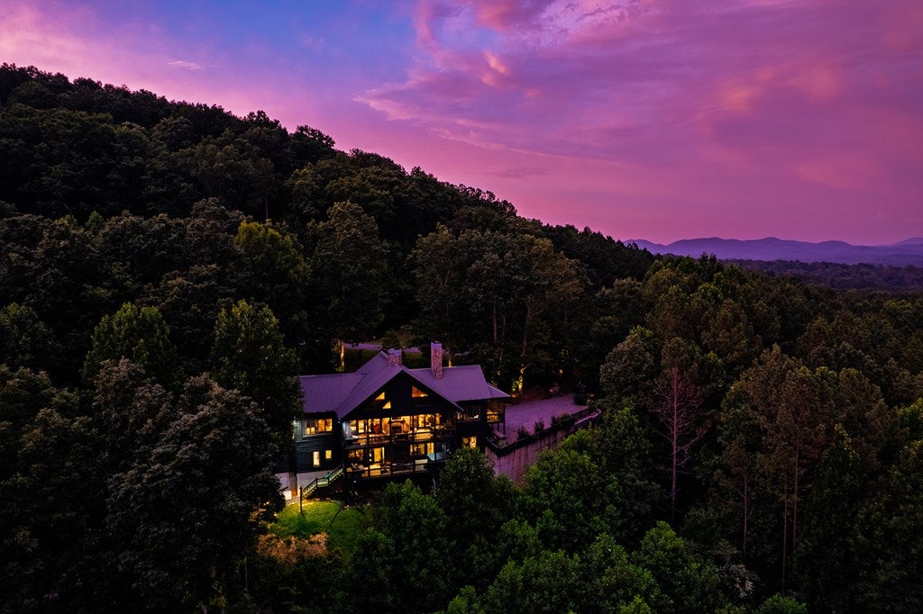 Ellijay, Georgia, 30536, United States, 6 Bedrooms Bedrooms, ,5 BathroomsBathrooms,Residential,Active,1929800