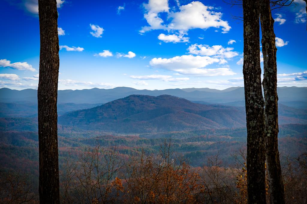 Murphy, North Carolina, 28906, United States, 5 Bedrooms Bedrooms, ,6 BathroomsBathrooms,Residential,Active,2000202