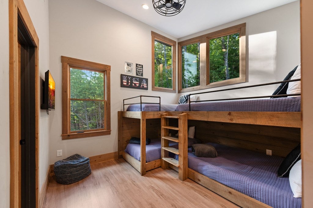Ellijay, Georgia, 30540, United States, 5 Bedrooms Bedrooms, ,6 BathroomsBathrooms,Residential,Active,1914794
