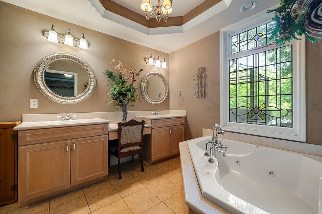 Ellijay, Georgia, 30536, United States, 3 Bedrooms Bedrooms, ,3 BathroomsBathrooms,Residential,Active,1953369
