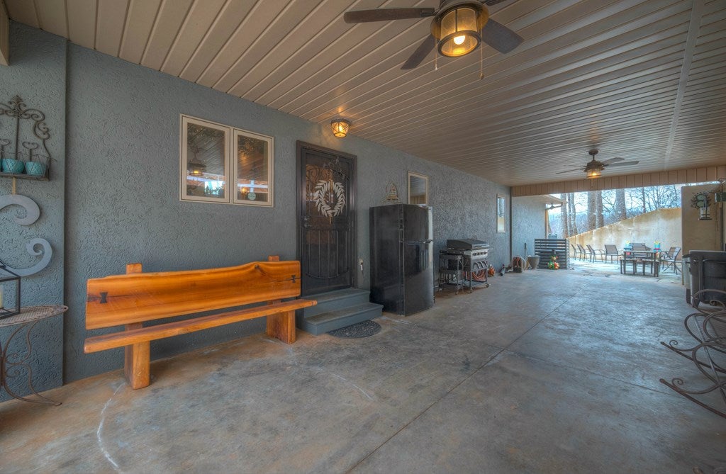 Hiawassee, Georgia, 30546, United States, 3 Bedrooms Bedrooms, ,2 BathroomsBathrooms,Residential,Active,2007353