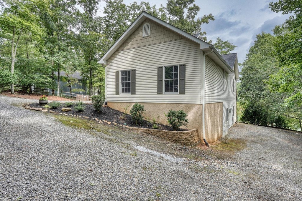 Blairsville, Georgia, 30512, United States, 4 Bedrooms Bedrooms, ,4 BathroomsBathrooms,Residential,Active,1920254