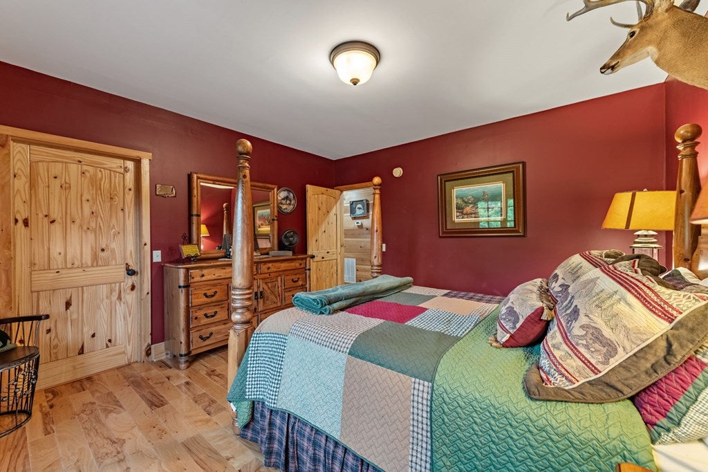 Brasstown, North Carolina, 28902, United States, 4 Bedrooms Bedrooms, ,5 BathroomsBathrooms,Residential,Active,1810516