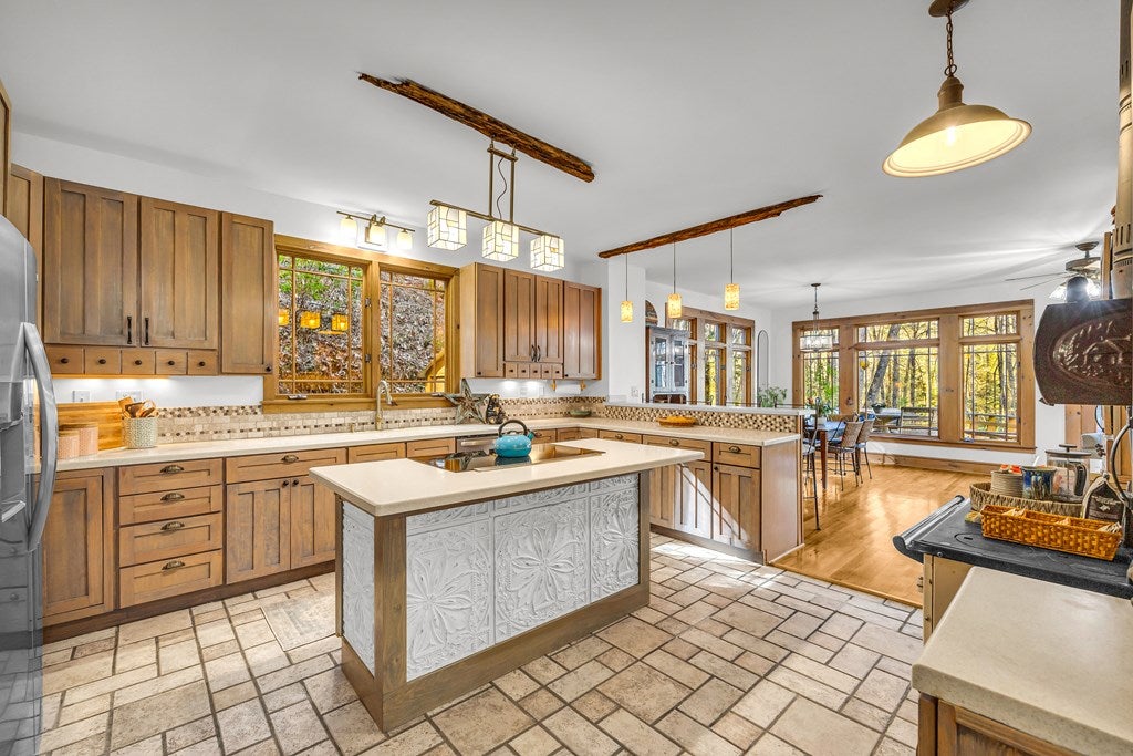 Cherry Log, Georgia, 30522, United States, 4 Bedrooms Bedrooms, ,5 BathroomsBathrooms,Residential,Active,1959948