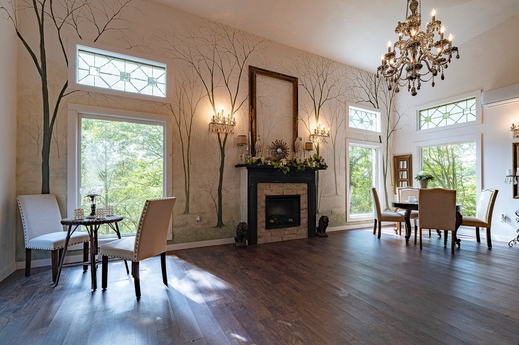 Blairsville, Georgia, 30512, United States, 5 Bedrooms Bedrooms, ,6 BathroomsBathrooms,Residential,Active,1944103