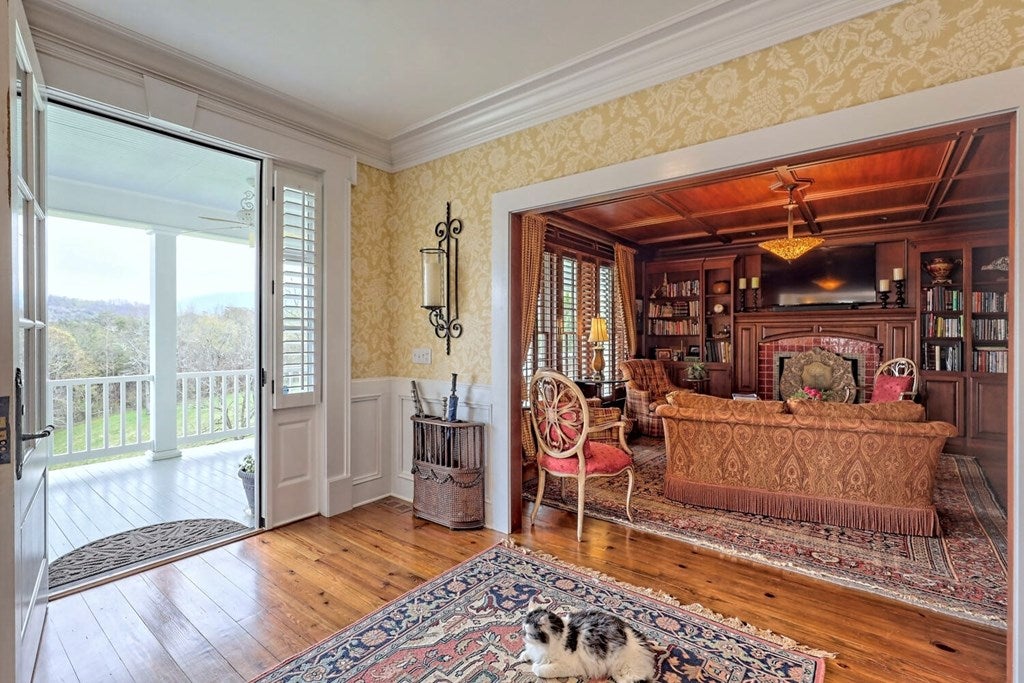 Young Harris, Georgia, 30582, United States, 4 Bedrooms Bedrooms, ,5 BathroomsBathrooms,Residential,Active,1945371