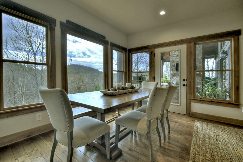 Ellijay, Georgia, 30540, United States, 5 Bedrooms Bedrooms, ,4 BathroomsBathrooms,Residential,Active,1745330