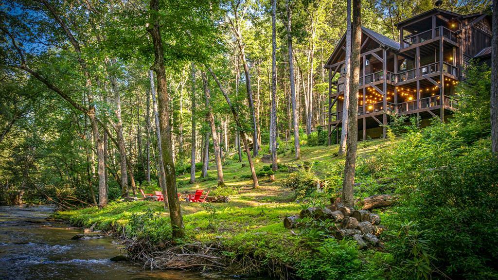 Blue Ridge, Georgia, 30513, United States, 3 Bedrooms Bedrooms, ,5 BathroomsBathrooms,Residential,Active,2007011