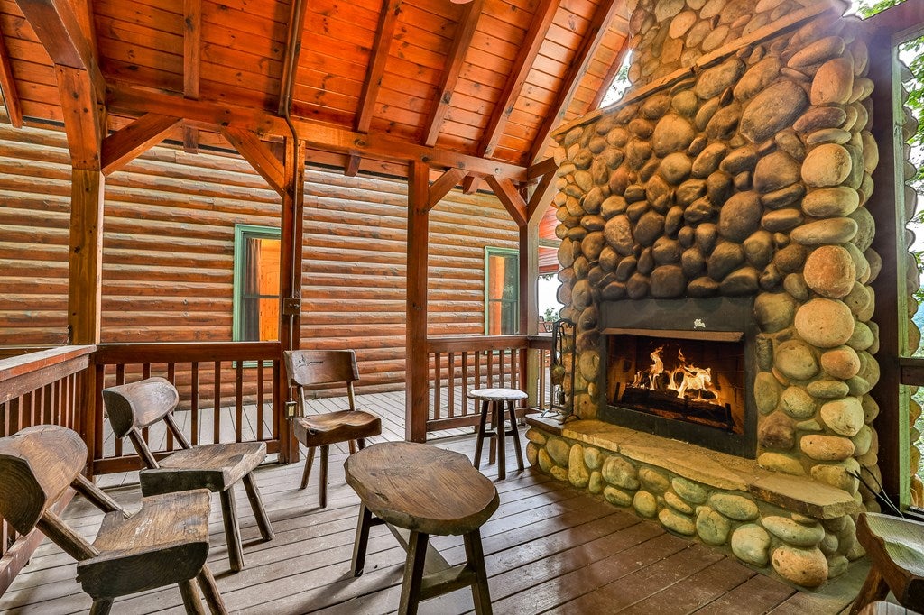 Blue Ridge, Georgia, 30513, United States, 4 Bedrooms Bedrooms, ,4 BathroomsBathrooms,Residential,Active,1998761