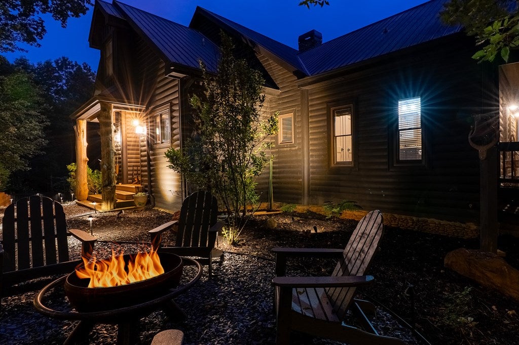 Ellijay, Georgia, 30536, United States, 6 Bedrooms Bedrooms, ,5 BathroomsBathrooms,Residential,Active,1929800