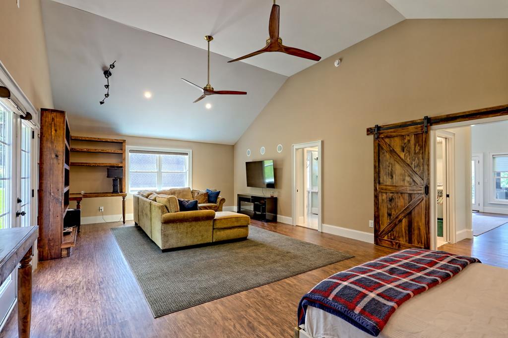 Franklin, North Carolina, 28734, United States, 3 Bedrooms Bedrooms, ,4 BathroomsBathrooms,Residential,Active,1945078