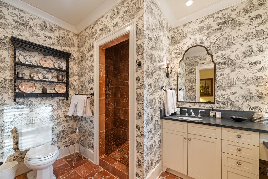 Murphy, North Carolina, 28906, United States, 5 Bedrooms Bedrooms, ,6 BathroomsBathrooms,Residential,Active,2000202