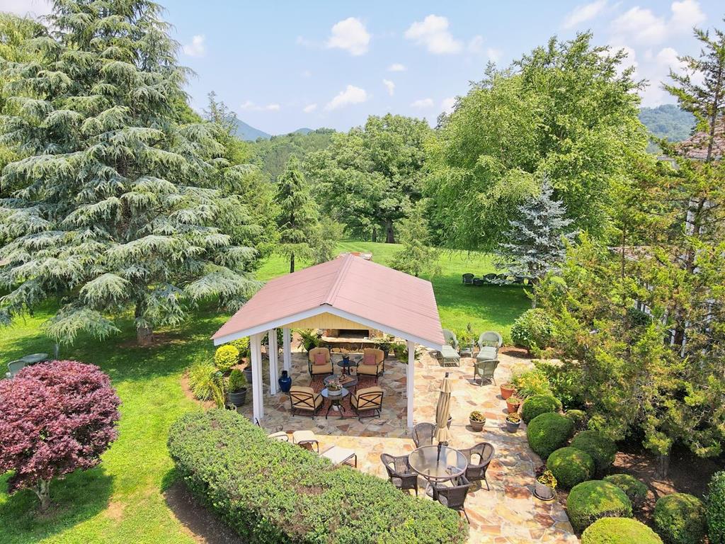 Young Harris, Georgia, 30582, United States, 4 Bedrooms Bedrooms, ,5 BathroomsBathrooms,Residential,Active,1945371