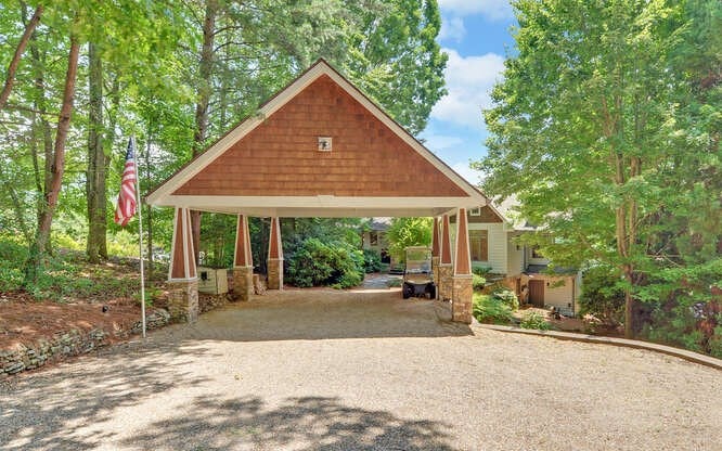 Hiawassee, Georgia, 30546, United States, 4 Bedrooms Bedrooms, ,3 BathroomsBathrooms,Residential,Active,1863263