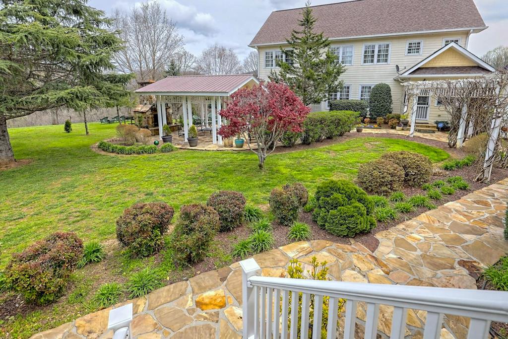 Young Harris, Georgia, 30582, United States, 4 Bedrooms Bedrooms, ,5 BathroomsBathrooms,Residential,Active,1945371