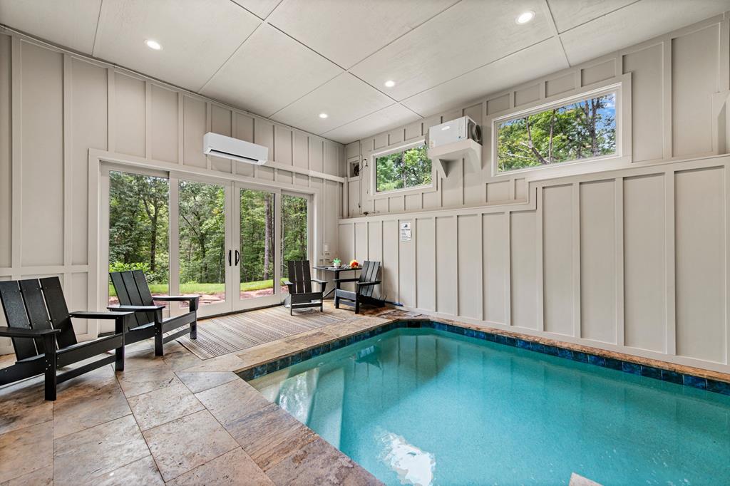 Ellijay, Georgia, 30540, United States, 5 Bedrooms Bedrooms, ,6 BathroomsBathrooms,Residential,Active,1914794