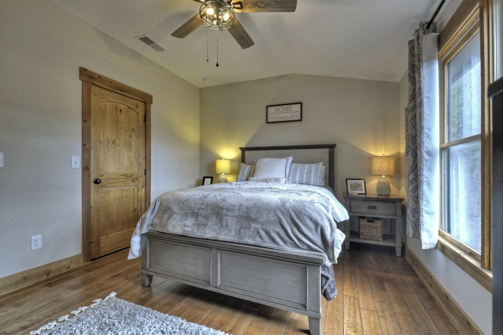 Ellijay, Georgia, 30540, United States, 5 Bedrooms Bedrooms, ,4 BathroomsBathrooms,Residential,Active,1745330