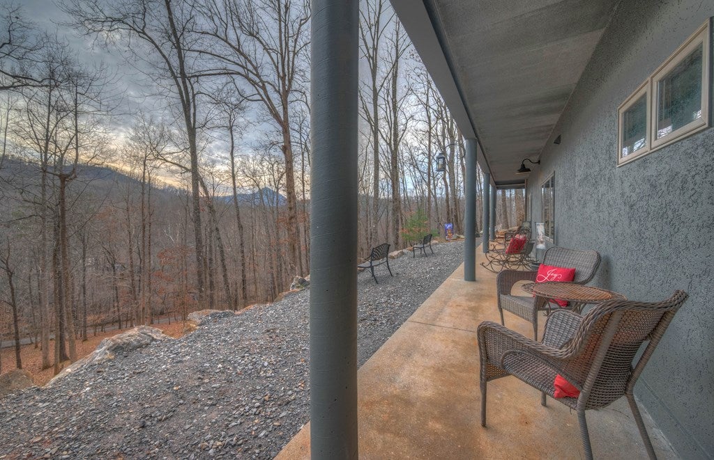 Hiawassee, Georgia, 30546, United States, 3 Bedrooms Bedrooms, ,2 BathroomsBathrooms,Residential,Active,2007353